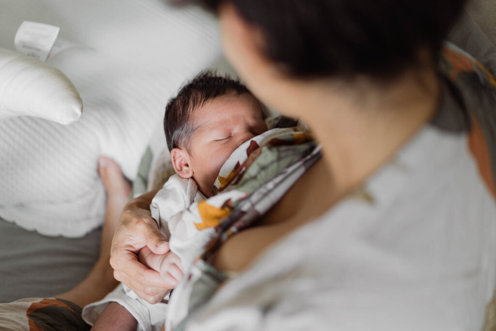 breastfeeding photography